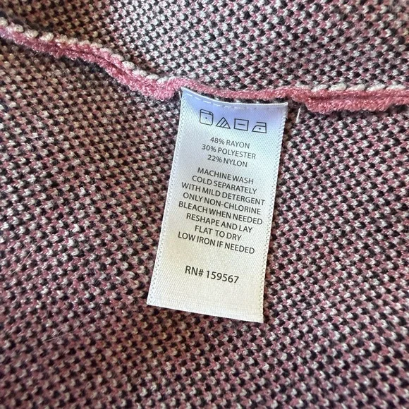 Willow & Wind Pink Swan Knit Sweater Vest - Picture 5 of 7